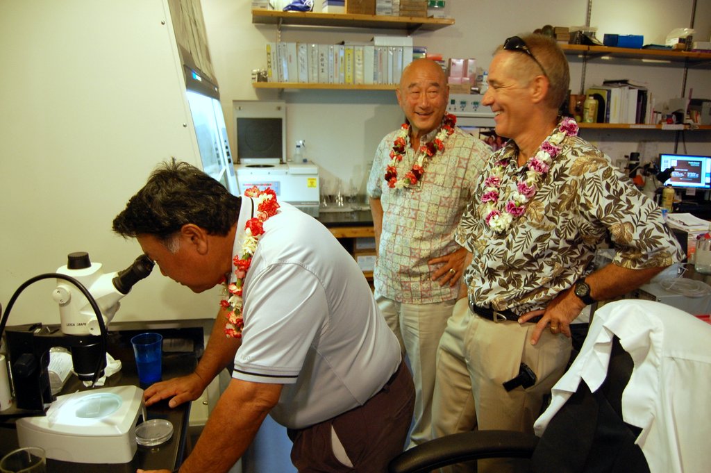 Mayor Arakawa touring the Noni Biotech International laboratory. Courtesy of Noni Biotech.